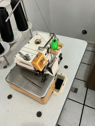 Máquina de Costura Overlock Gemsy
