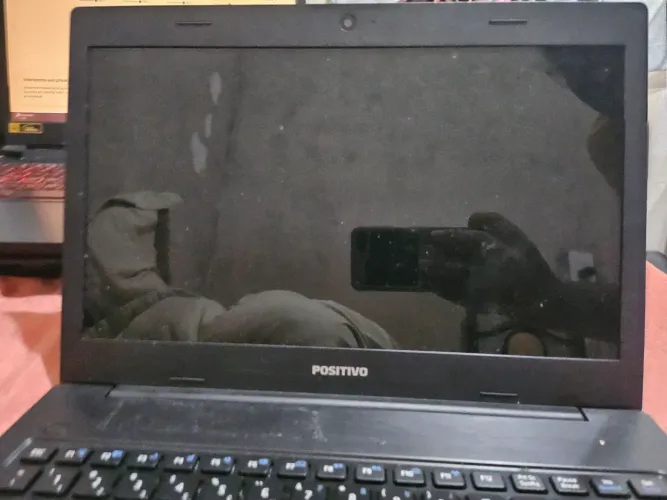 Notebook positivo para retirada de peças 