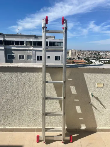 Escada de Alumínio Extensiva 2x7 (14 Degraus) - 3,30m