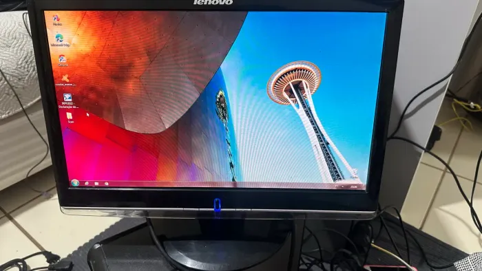 Monitor Lenovo