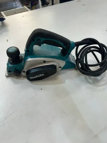 Plaina elétrica Makita