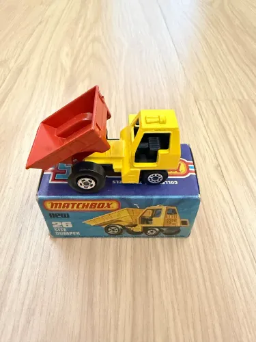 Brinquedo carrinho Matchbox na caixa