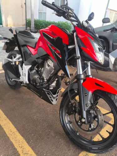 Honda CB 300F Twister 2024 - Aceito Carro na Troca