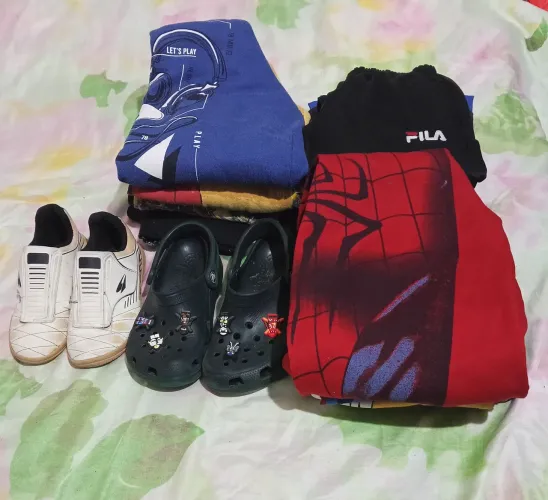 Lote de Roupa de menino Tamanho 6 e 8 Anos ( lê a Descrição)
