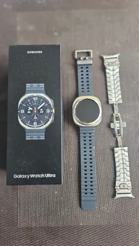 Samsung Galaxy Watch Ultra 8 (2025) Titânio cinza + acessórios