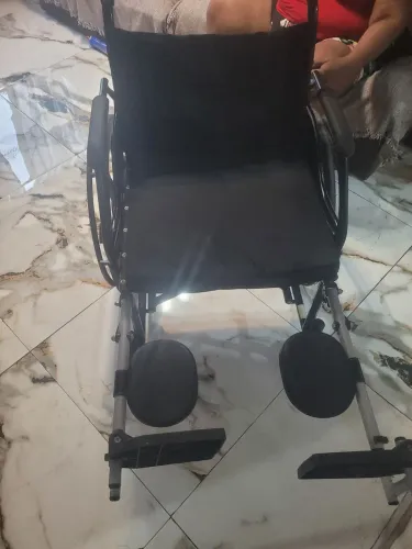 Cadeira de rodas 120kg, com pernas reclináveis