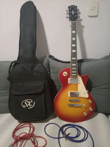 Guitarra Strinberg em perfeitas condições, sem nenhum defeito!