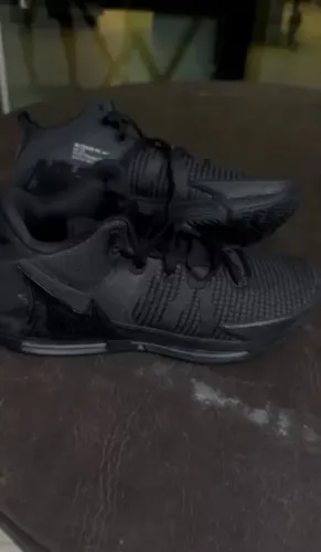 Tênis Nike leblon