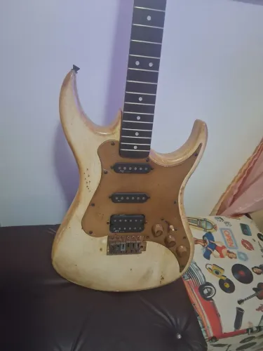 Guitarra AXL troca 