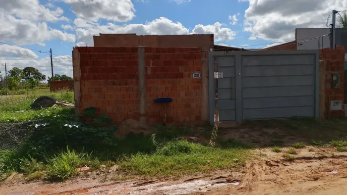 VENDO CASA * INFORMAÇÕES