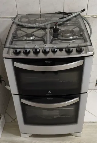 Fogão Electrolux 4 bocas e 2 fornos