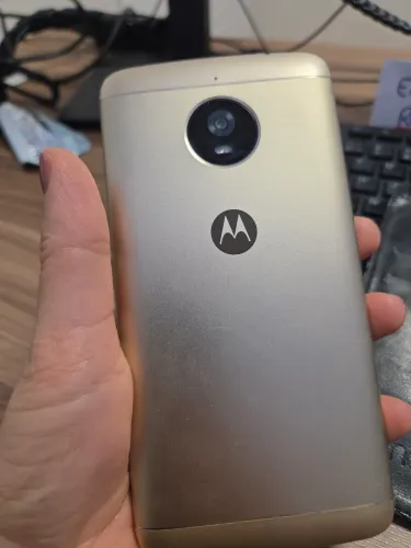 Celular Motorola E4 plus 2018 - com defeito