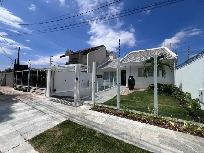 SOBRADO Á VENDA NA ZONA 05, MARINGÁ/PR  ACEITA PERMUTA 