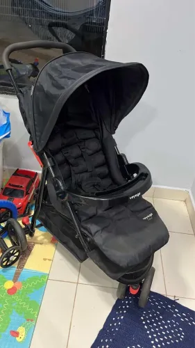 Carrinho de bebê voyage delta