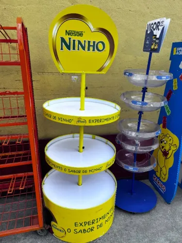 Displays e Expositores Diversos para comercio