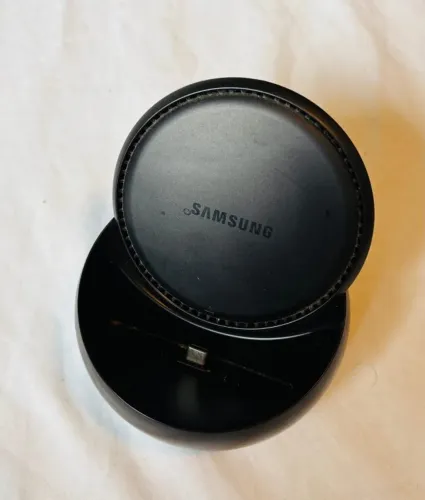 DeX Station - SAMSUNG - EE-MG950 (usado poucas vezes)   