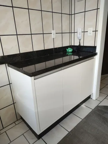 BANCADA DE COZINHA COM TAMPO DE GRANITO