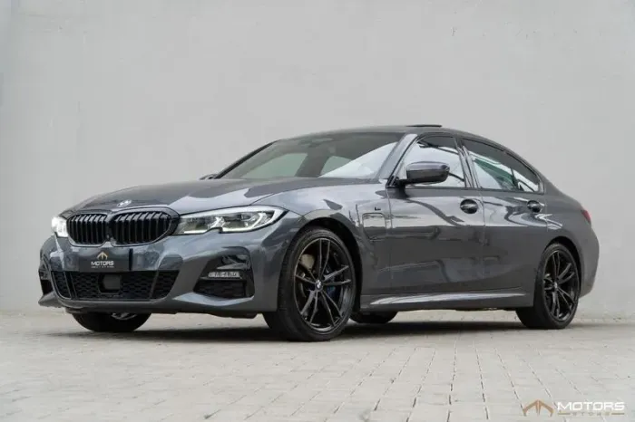 BMW 330E M Sport 2.0 Turbo Híbrido AU 2021