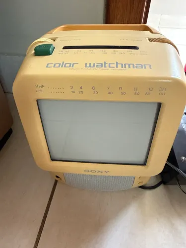Sony Color Watchman FDT-5BX5 TV Portátil Colorida Vintage Rara Funcionando