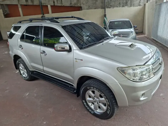 Toyota Hilux SW4 SRV D4-d 4X4 3.0 TDI Dies. AUT 2010