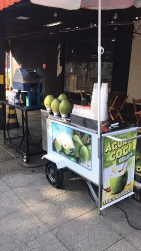 Carrinho de água de coco