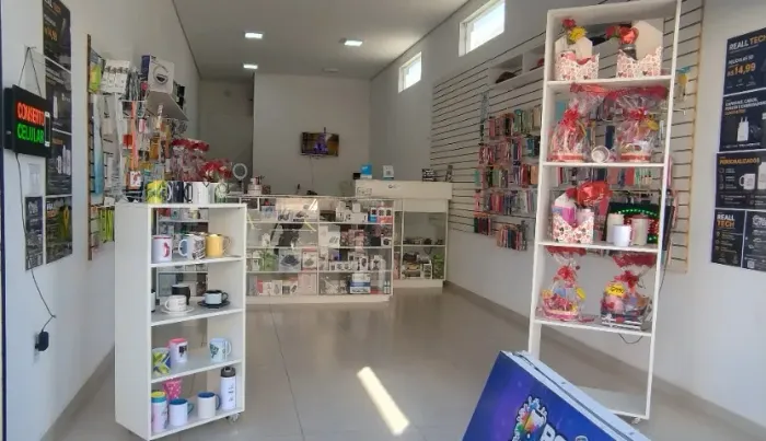 Vendo móveis e acessórios para celular,assistência técnica completa,se quiser já com ponto