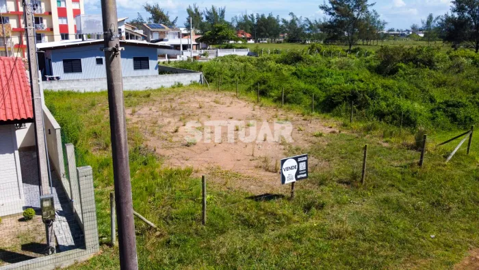 Terreno em Itapirubá  Perto da Praia e Pronto para Construir