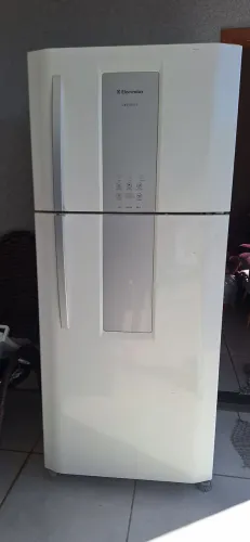 Vendo geladeira 553 litros