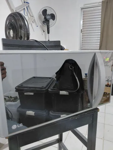 Vendo lindo Micro-ondas LG espelhado 32litros