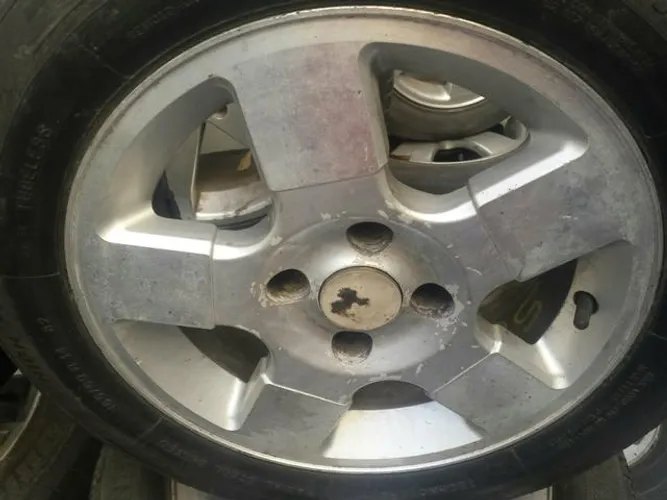 Roda aro 14 VW Parati turbo 16v Prata 4X100 