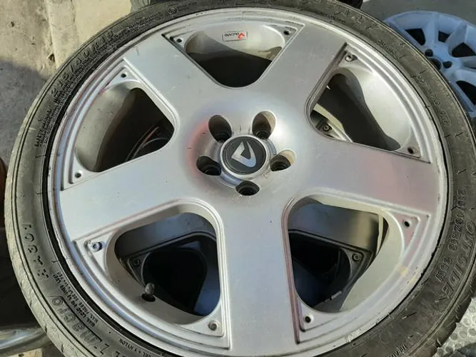Roda aro 18 Volcano Santa Mônica Prata VW Golf 5X100 