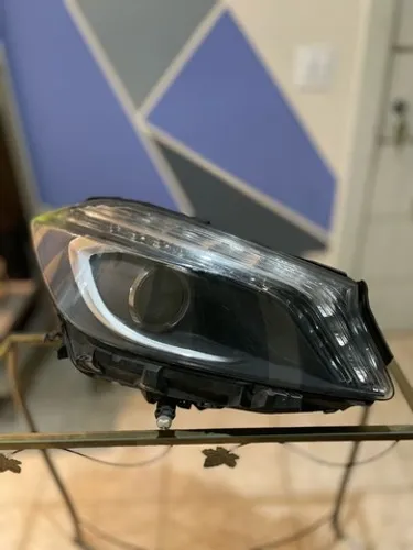 Farol direiro ou esquerdo original Mercedes A200 original SUCATA Mercedes