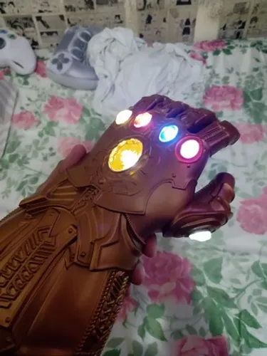 Vendo manopla do thanos por 250
