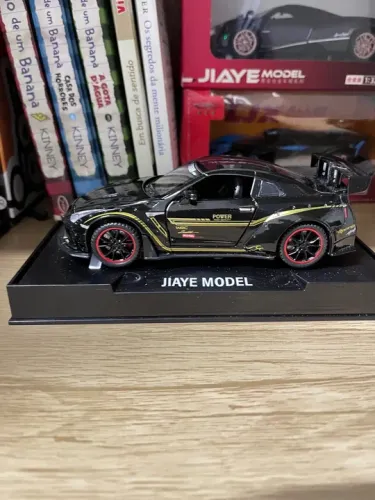 Miniatura 1:32 GTR R35