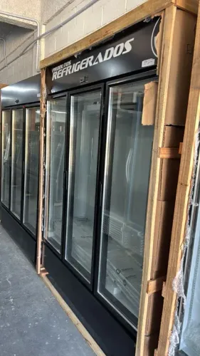 Auto serviço 3 portas para produtos refrigerados Fortsul (IRIS)