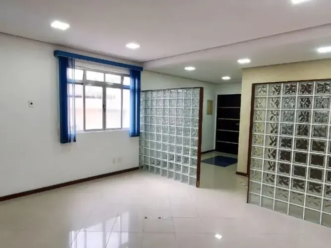 Sala comercial á venda no Embaré Santos