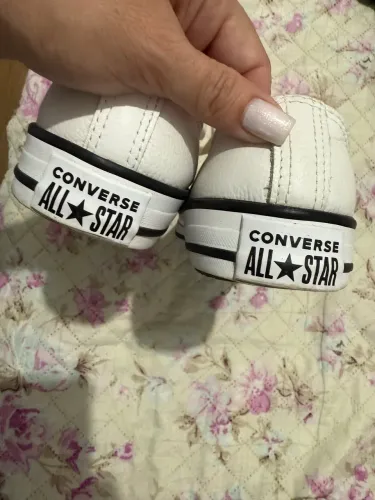 Tênis allstar original branco n34,mais serve 35 tranquilo