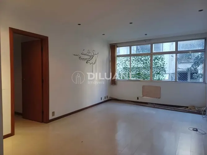Apartamento - / Residencial / Urca