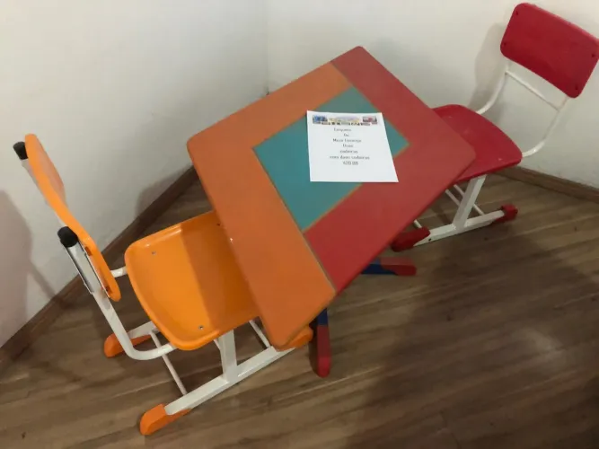 Conjunto de Mesa Losango com 2 cadeiras