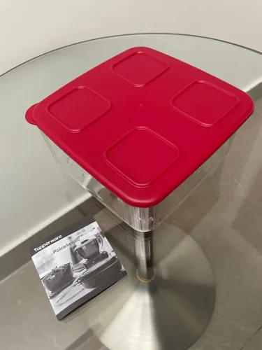 Tupperware Clear Mate quadrada com Tampa Vermelha 1,04 litros