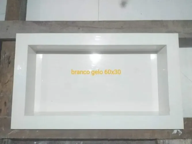 Nichos de Parede em Branco Gelo 60x30