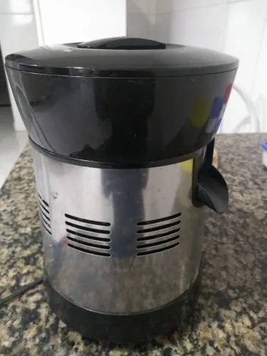 Espremedor de frutas Mondial 