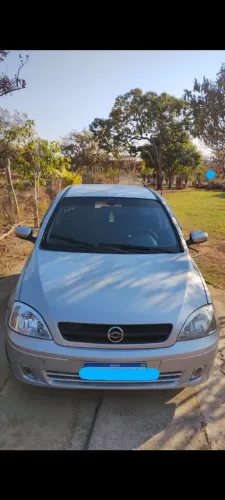 Excelente Corsa Hatchback 1.0 - 5P 2003