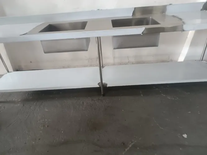 Pia industrial de aço inox com duas cubas