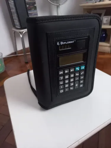 Calculadora Diplomat com pasta