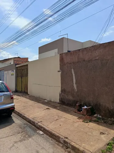 Vendo lote 300 mtrs  com casa de 4 quartos Barragem 4 Aguas Lindas