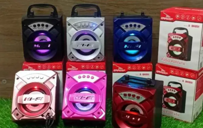 Rádio Portátil Bluethooth Usb Cartão Sd Rádio Fm Som Hi-Fi P2 Rgb