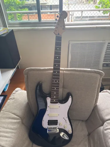 Guitarra fender Stratocaster com captador Seymour Duncan JB