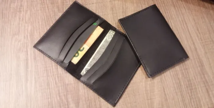 Carteira Slim - Elegância e Praticidade