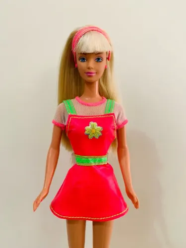 Boneca Barbie Sticker Craze